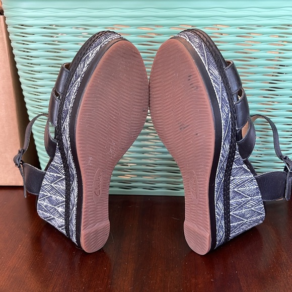 Clarks Zia Noble Women’s Open Toe Ankle Strap Wedge
Sandals - Picture 9 of 9